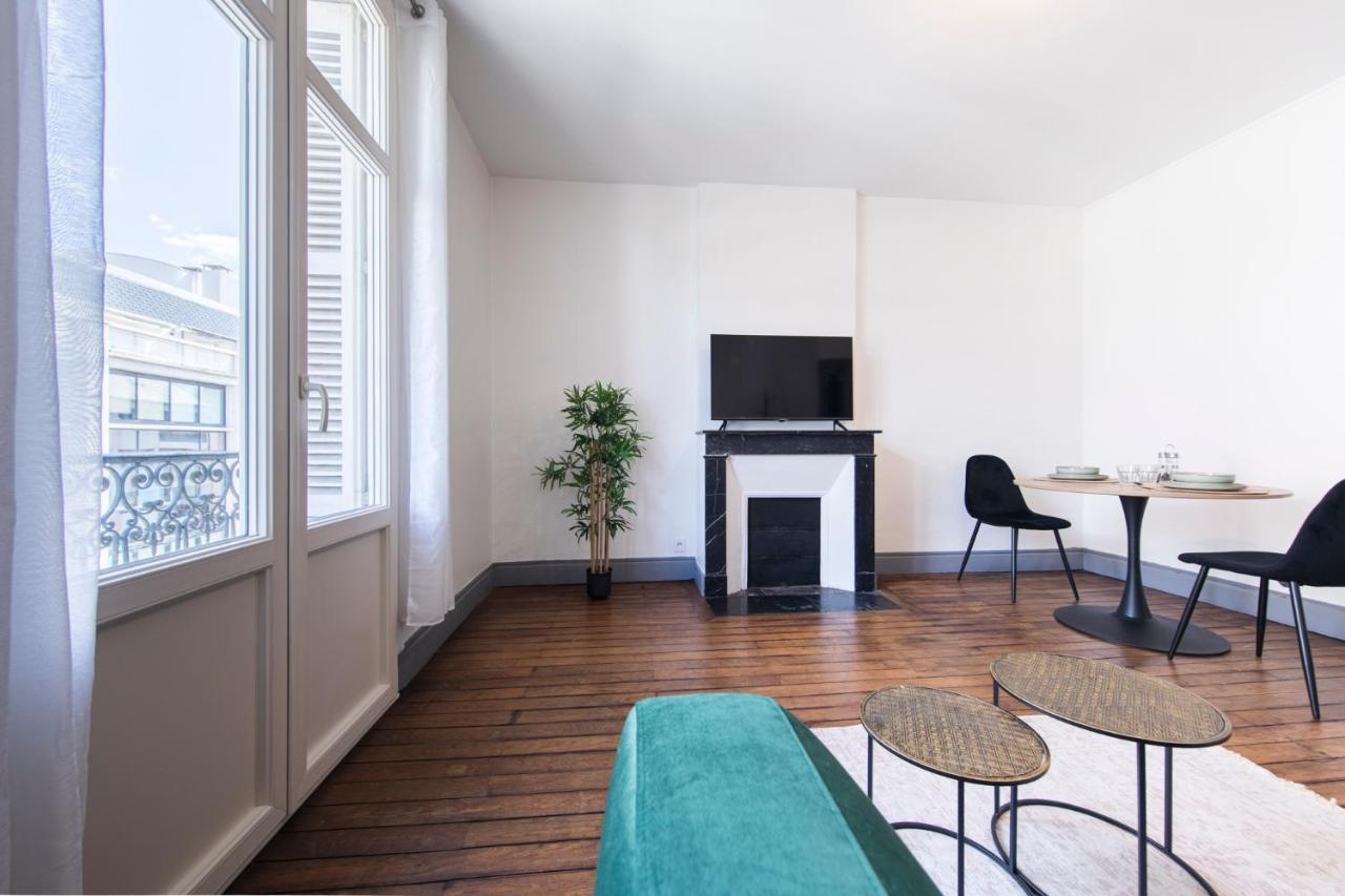 Appartement Avec Balcon A 250 M De La Gare, Hyper Centre Tours Exterior photo