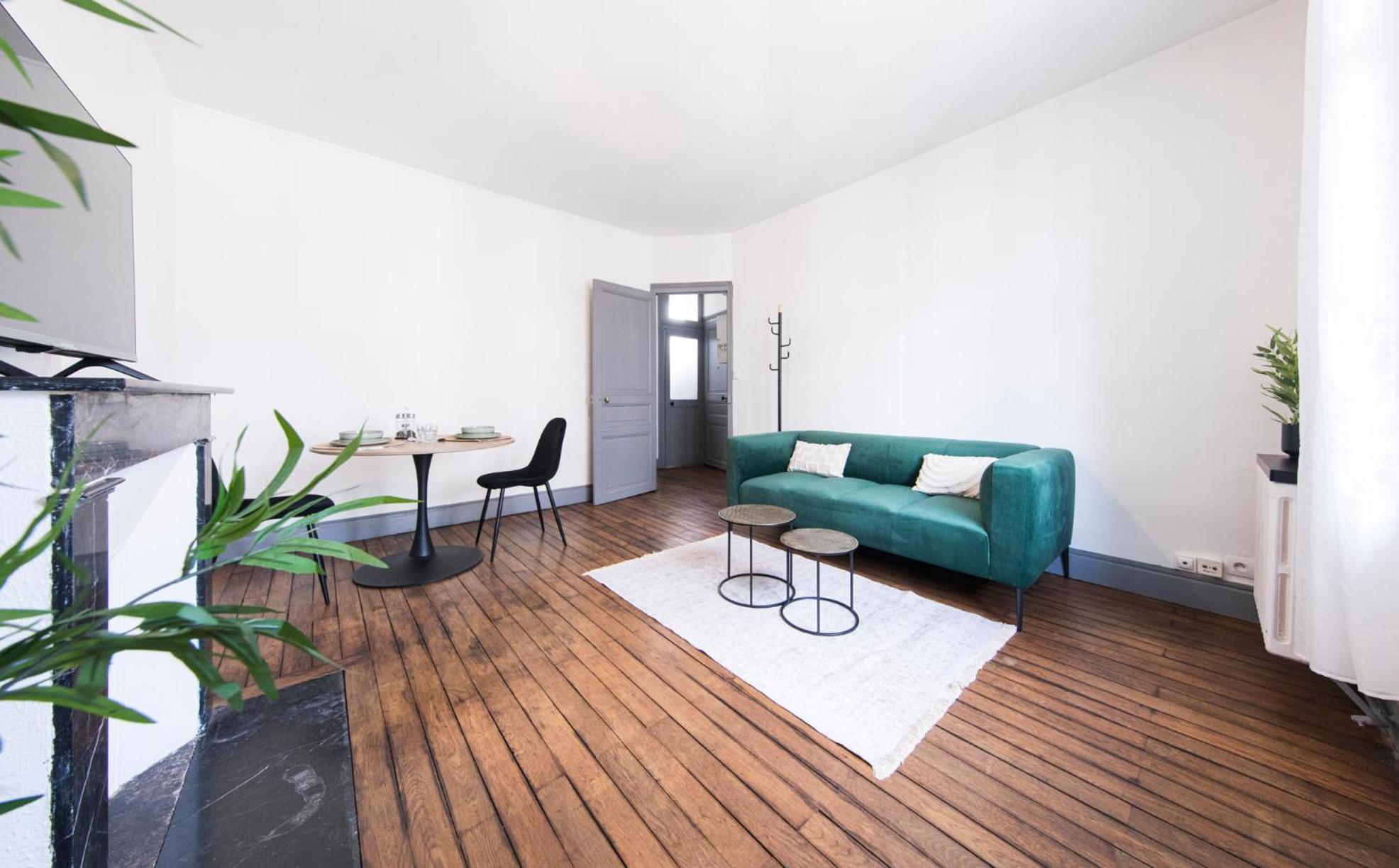 Appartement Avec Balcon A 250 M De La Gare, Hyper Centre Tours Exterior photo